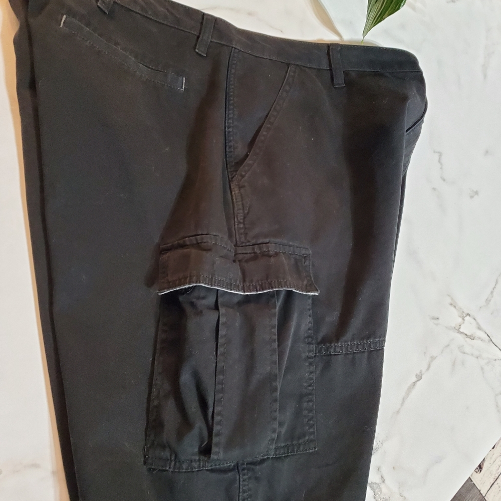 Wrangler Men's Black Cargo Shorts size 40 - Picture 8 of 16